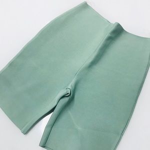 SAGE COLOR BANDAGE BIKER SHORTS Medium